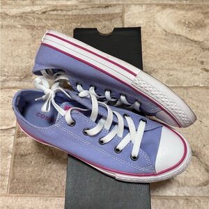 Lilac Converse youth size 3